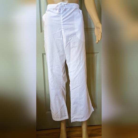 New petite Spread good cheer white scrubs, uniform, T1W - Picture 1 of 4
